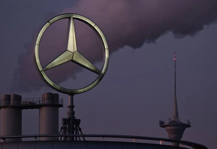 Квартальная прибыль Mercedes-Benz обвалилась из-за слабого спроса в Китае и пошлин США