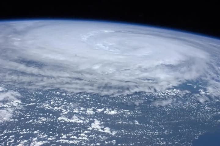 Hurricane Melissa approaches Bermuda: over 30 dead in the Caribbean