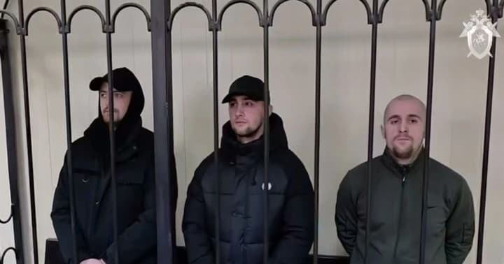 Окупанти засудили трьох захисників Маріуполя до понад 20 років ув’язнення