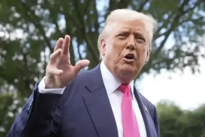 Трамп показал список из 8 войн, которые он якобы "завершил за 8 месяцев": реакция не заставила себя ждать