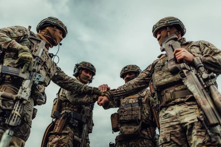 Минобороны разрабатывает новые контракты для военнослужащих, которые будут рассчитаны на срок от 1 до 5 лет - Зеленский