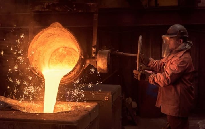 Германия призывает полностью прекратить импорт стали из России