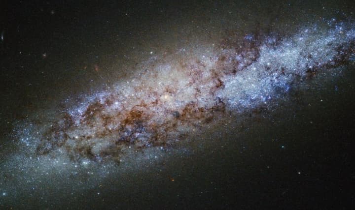 Новые наблюдения ставят под сомнение теорию расширения Вселенной