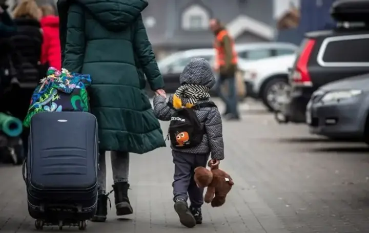 The government extended mandatory evacuation of children with parents to certain settlements in Dnipropetrovsk and Zaporizhzhia regions