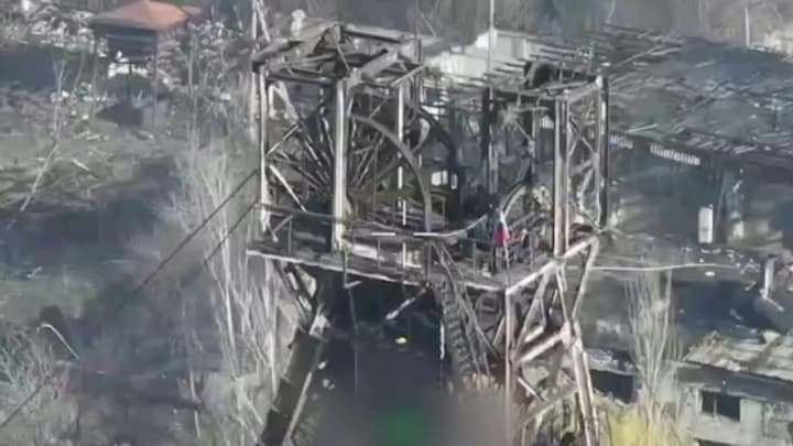 Мирноград під контролем Сил оборони, російський прапор над шахтою збили - 7-й корпус ДШВ