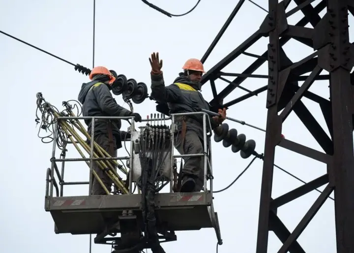 Херсон залишився без світла: частина міста знеструмлена через російський обстріл