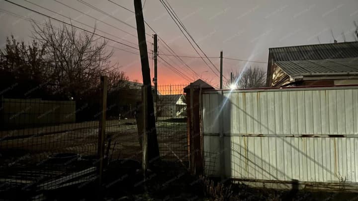 В российской рязани прозвучало не менее 10 взрывов: вероятная атака на НПЗ