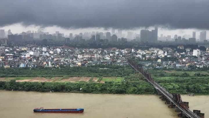 Во Вьетнаме подтвердили уже 90 погибших из-за катастрофических наводнений и оползней – СМИ