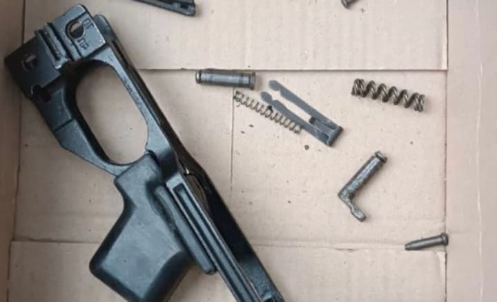 Sold a grenade launcher and ammunition for $2,000: former serviceman notified of suspicion