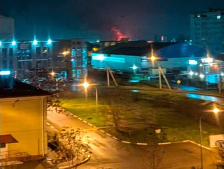 российский таганрог подвергся воздушной атаке: вероятно, горит авиационный завод - СМИ