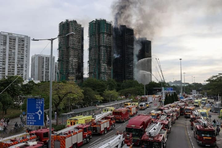Massive fire in Hong Kong: three men arrested for involuntary manslaughter