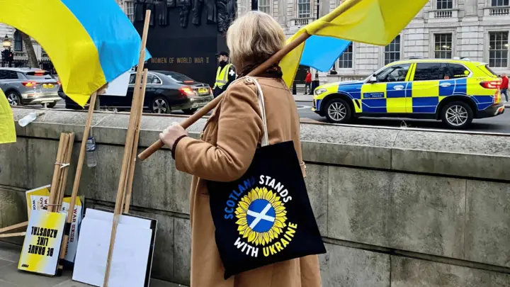 Могут остаться без жилья: Шотландия отменяет выплаты за прием украинских беженцев