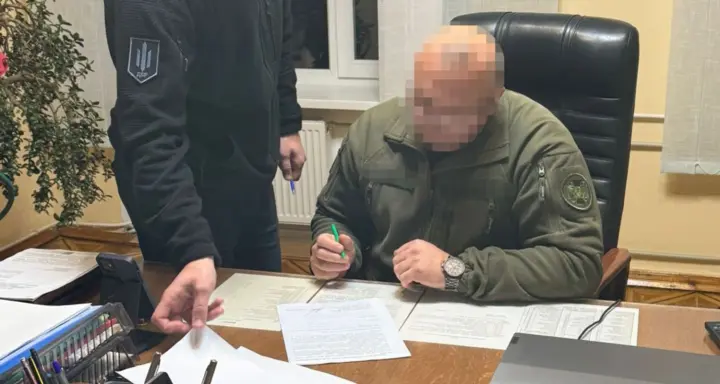 Требовал 10% "откатов" за сделки: ГБР задержало и.о. директора исправительного учреждения