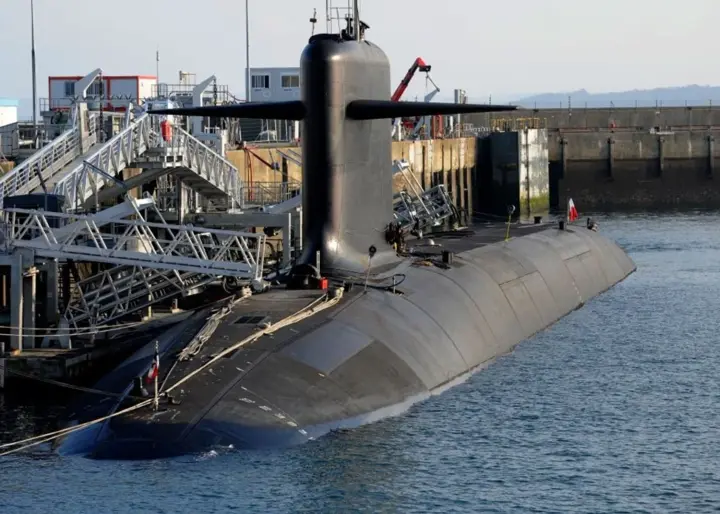 У Франції відкрили вогонь по дронах над базою атомних субмарин - ЗМІ