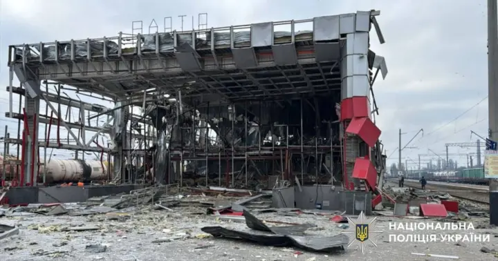 У Фастові ворог знищив будівлю залізничного вокзалу та два електропотяги
