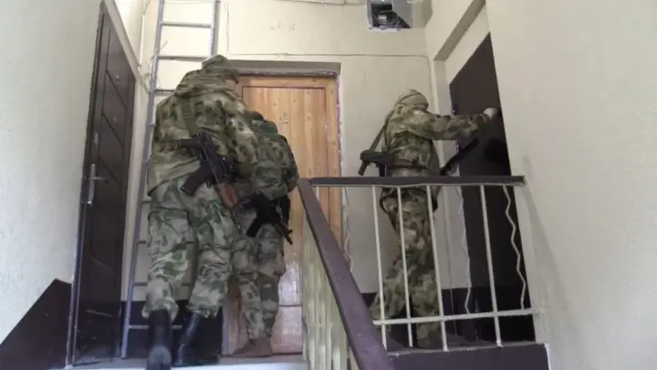 Окупанти на Донеччині влаштували каральні рейди через "незаконні підключення до води"