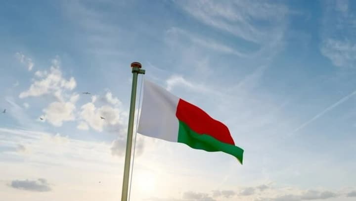 россия отправила партию оружия военному правительству Мадагаскара - СМИ