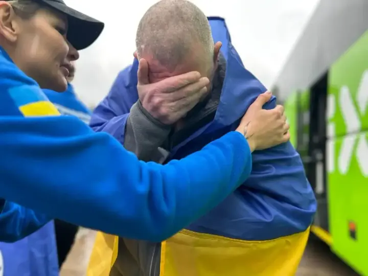 Звільнені з російського полону українці отримають 50 тисяч гривень виплати: покроковий алгоритм