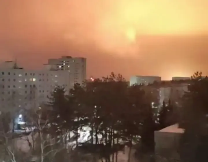 Безпілотники атакували російське місто сизрань: влучання по НПЗ та підстанціях - ЗМІ