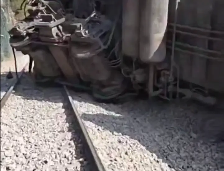 Потяг зійшов з рейок у Мексиці: 13 загиблих та 98 поранених