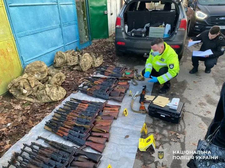В Украине ликвидировали масштабный канал нелегального сбыта оружия