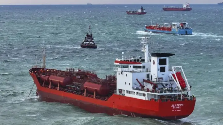 Collision near Istanbul: Two tankers issued distress signals in the Sea of Marmara
