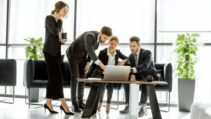 Штучний інтелект загрожує звільненням понад 200 тисячам банкірів у Європі до 2030 року – FT