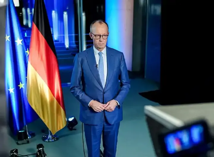 Мерц: четвертый год подряд украинцы будут отмечать Новый год без электричества, под градом ракет