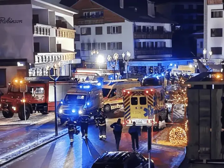 Около 40 человек погибли в пожаре на горнолыжном курорте Швейцарии - СМИ