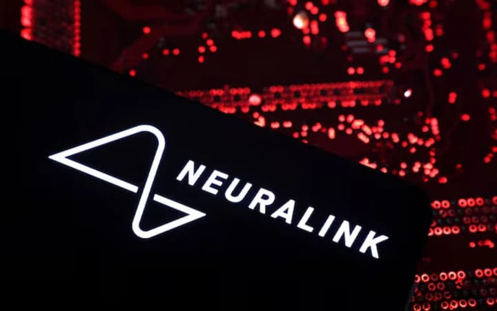 Neuralink готовится к массовому производству мозговых имплантатов в 2026 году
