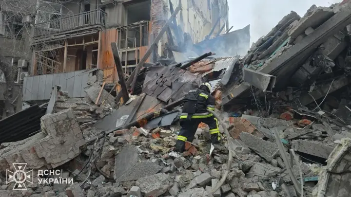 Російський ракетний удар по Харкову: 19 постраждалих, серед них немовля