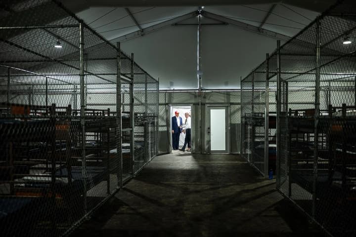 Флорида расширяет сеть лагерей для мигрантов после 20 000 арестов