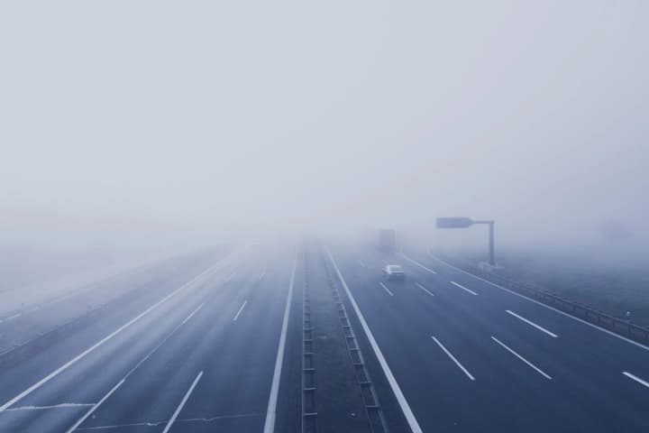 How to behave on the road during fog? Police gave advice to drivers and pedestrians