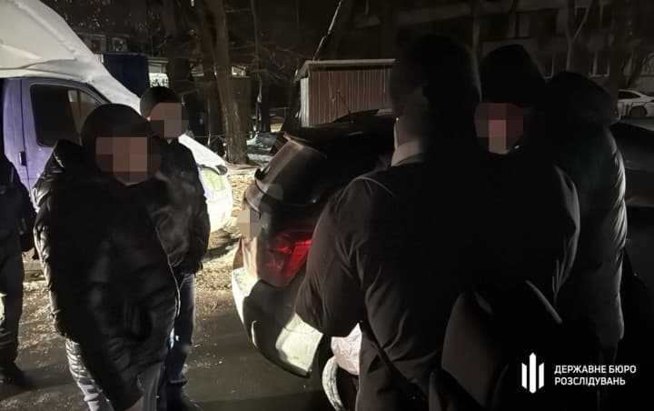 Требовал у чиновника ТЦК $100 тысяч за "решение вопроса" через "связи" с правоохранителями: в Киеве задержали мошенника