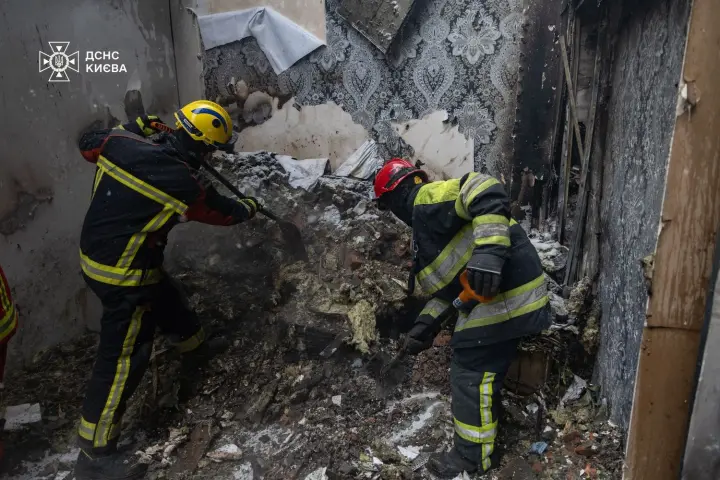 У Києві завершили роботи з ліквідації наслідків ворожого обстрілу 