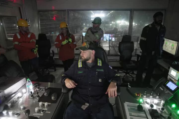 Промсектор США теряет рабочие места, несмотря на обещания Трампа о производственном буме