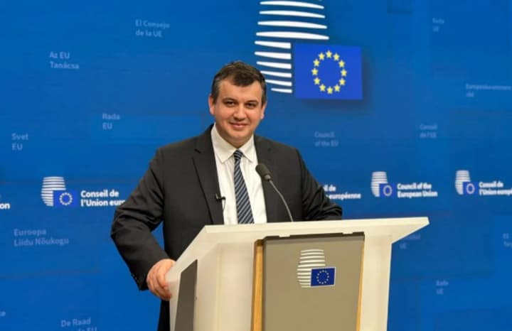 Бухарест готовий до об'єднання з Молдовою, якщо Кишинів цього забажає - радник президента Румунії