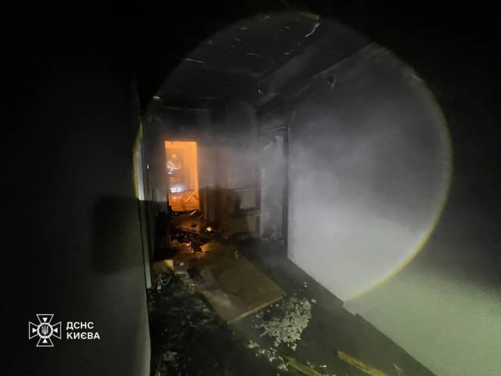 У Києві стався вибух у квартирі, є постраждалий