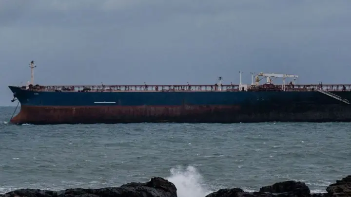 He was heading to Russia via the "arms route": an Iranian dry cargo ship crashed in the Caspian Sea