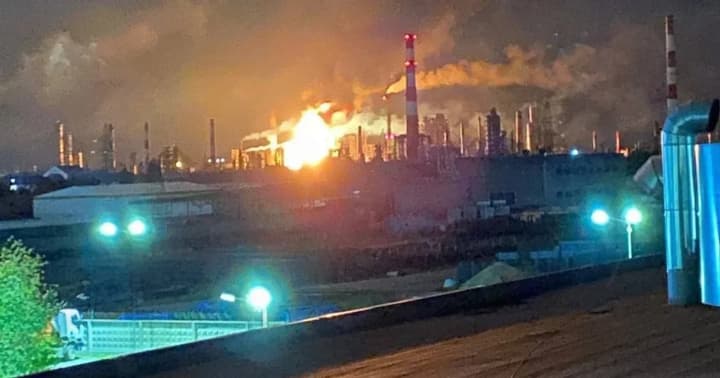 У рязані вночі пролунала серія вибухів, ціллю атак дронів ймовірно став місцевий НПЗ