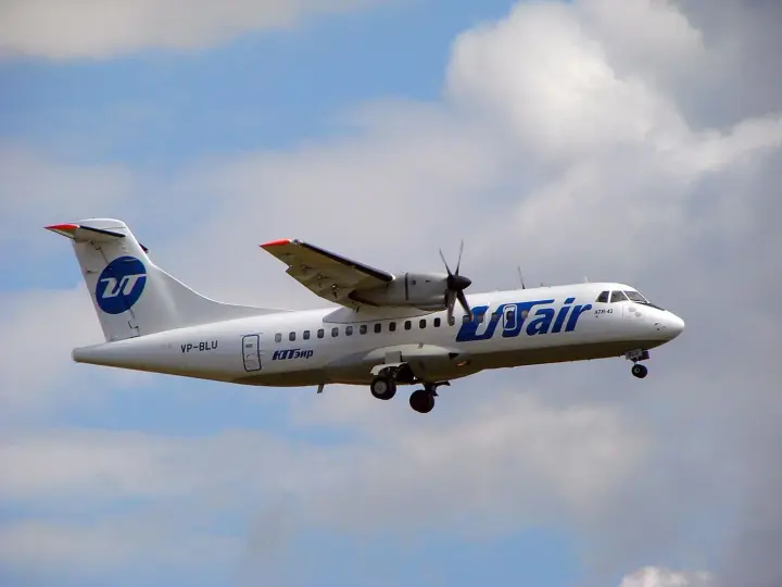 Debris of ATR 42-500 aircraft found in Indonesia: fate of 11 people remains unknown