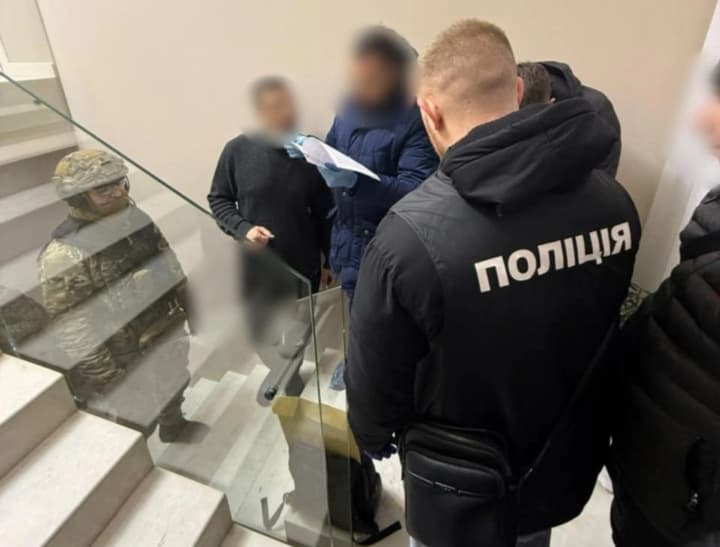 У Дніпрі, Запоріжжі та Львові проходять обшуки: перші деталі