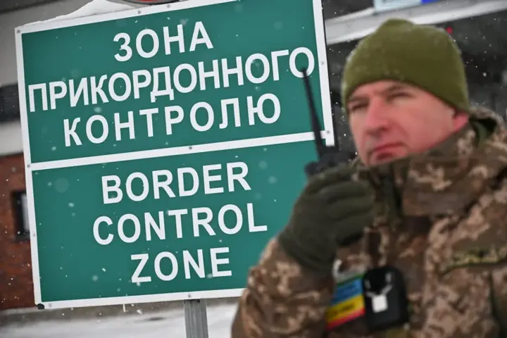 На кордоні України з Польщею відновили роботу після збою бази даних