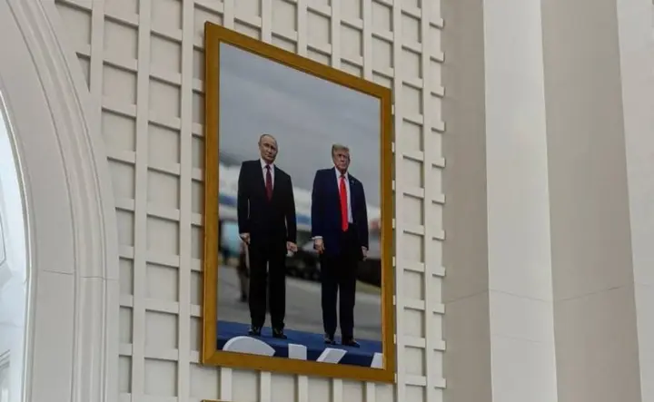 У Білому домі з’явилося фото Трампа з путіним, зроблене під час зустрічі на Алясці