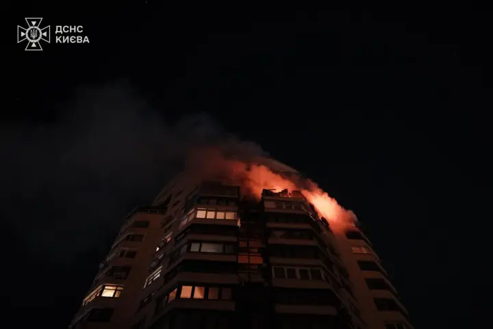 Часть левого берега Киева без тепла и на экстренных отключениях света после массированной атаки РФ