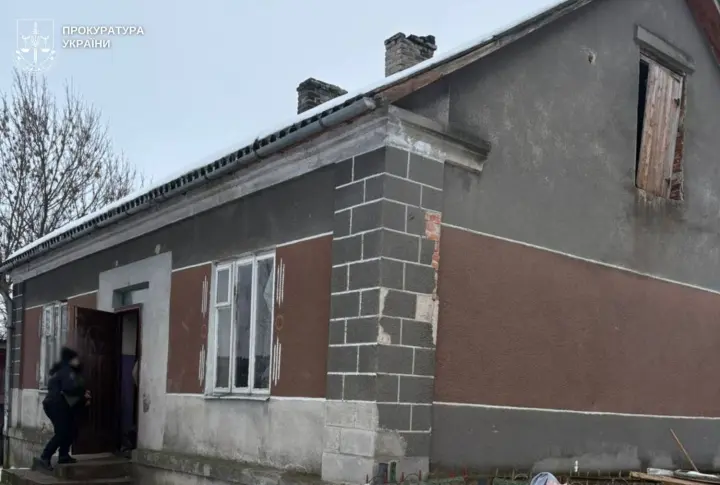 Немовля з туберкульозом та дворічна дитина з опіками: на Львівщині вилучили сімох дітей із багатодітної родини