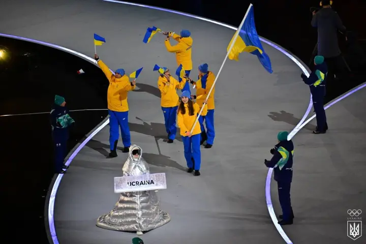 По-зимовому холодно й красиво: крижані таблички на церемонії відкриття Олімпіади