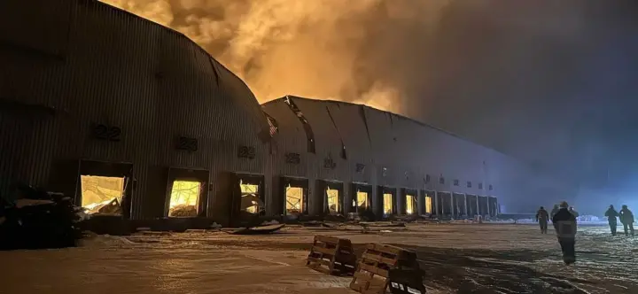 Нічна атака БПЛА рф у Яготині на Київщині: спалахнула пожежа на складі Roshen 