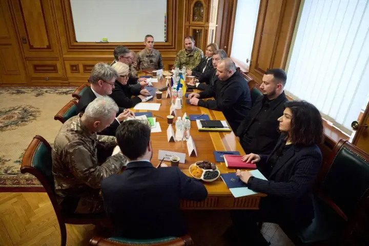 Умєров обговорив оборонну співпрацю з міністеркою ЗС Франції Вотрен: про що домовилися