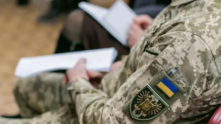 ТЦК в Одесі заявив про службову перевірку після появи фото закривавленого чоловіка 